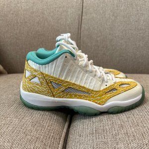 Jordan 11 Low Azure 7